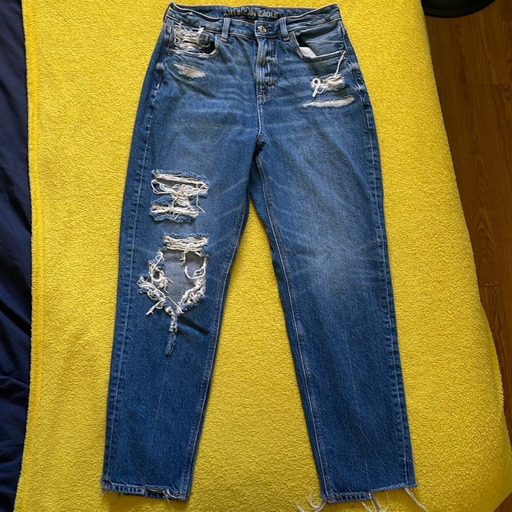 American eagle ripped jeans